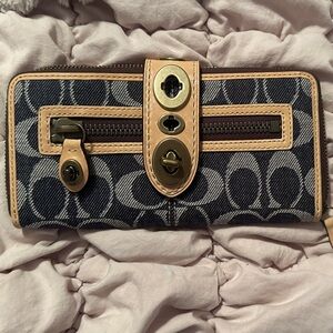 Authentic Coach Vintage Legacy Lily Denim Wallet!